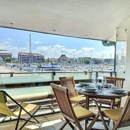 Le Belvedere Yourhosthelper * דוביל